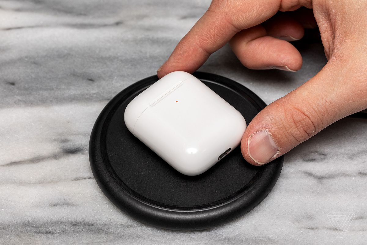 How to fix Apple AirPods Case Not Charging - 8 Easy Ways
