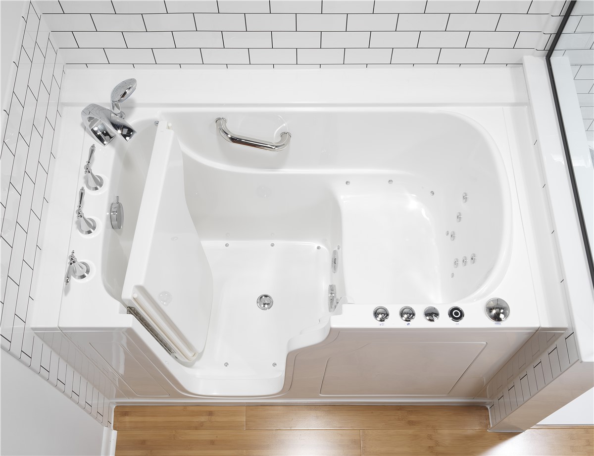 4 Benefits of Walk-in Baths for Seniors and Aging Adults